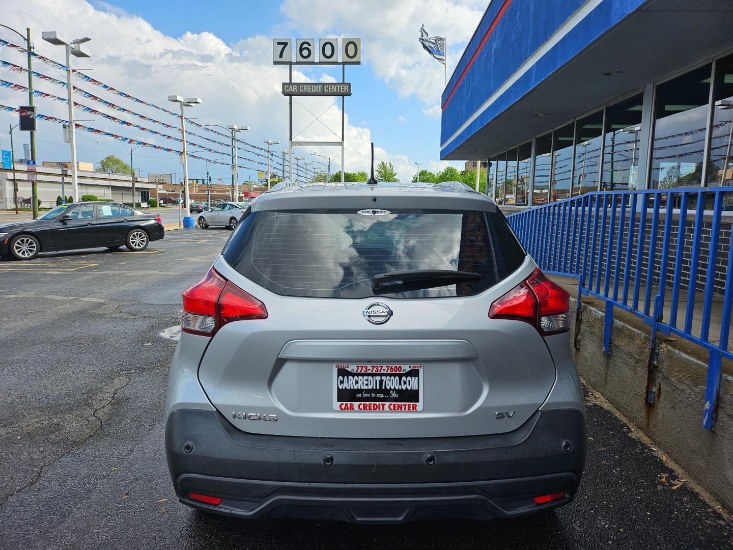 2020 SILVER Nissan Kicks SV (3N1CP5CV0LL) with an 1.6L L4 engine, CVT transmission, located at 7600 S Western Ave., Chicago, IL, 60620, (773) 918-3980, 0.000000, 0.000000 - Photo#3